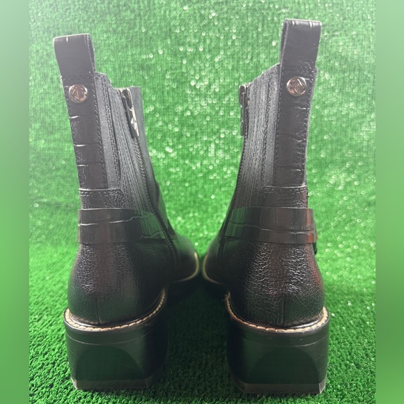 Donald J Pliner Women’s Black Leather Harness Ankle Boots Size 8 - Picture 7 of 16